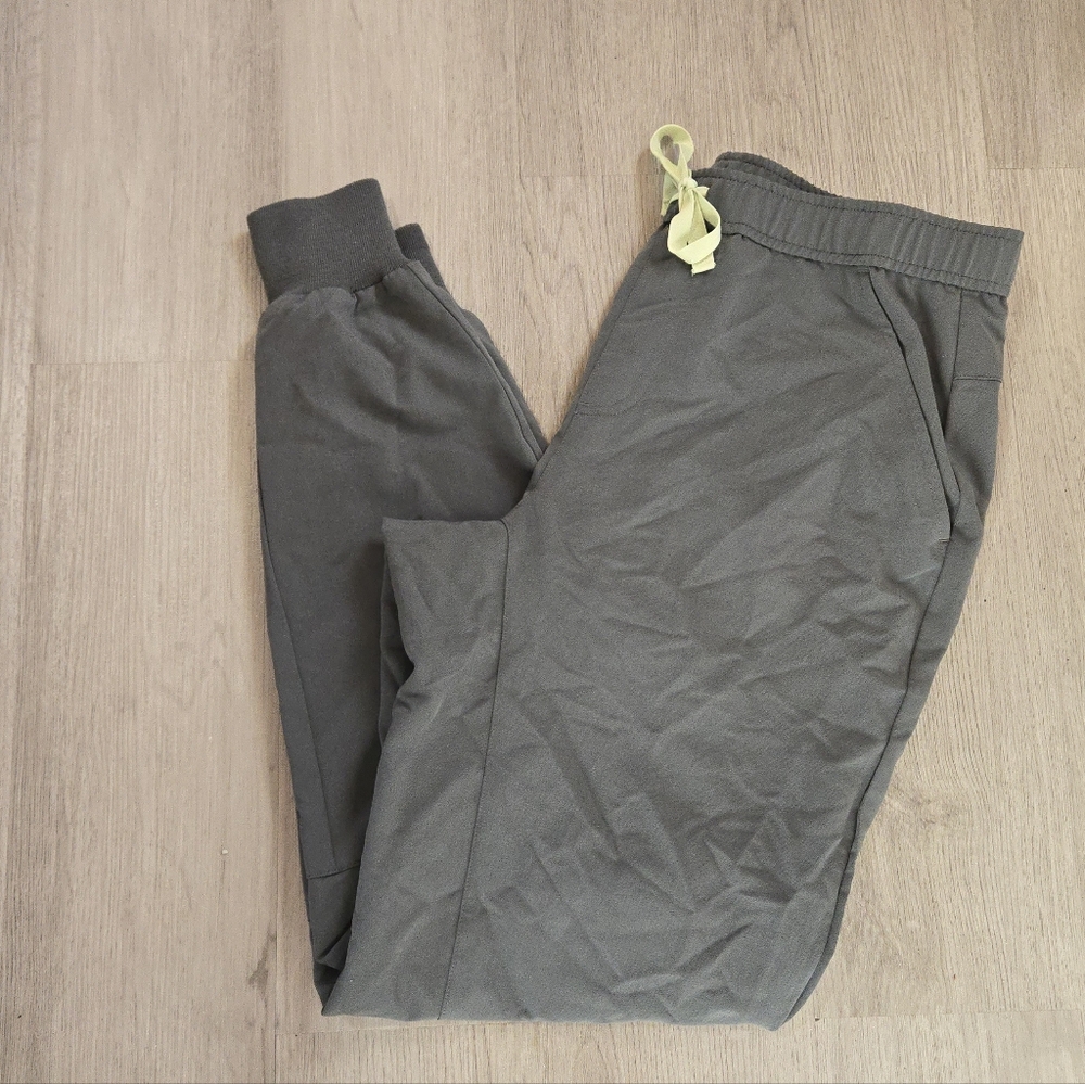 FIGS Scrubs Gray Tansen Jogger Scrub Pants, Men's SIZE M